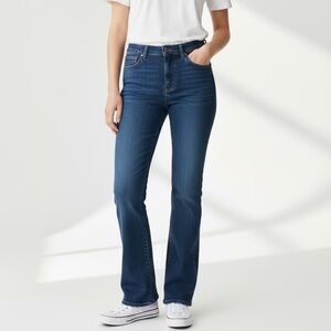 Levi Strauss & Co Classic Bootcut Denim 5 Pocket Blue Jeans.